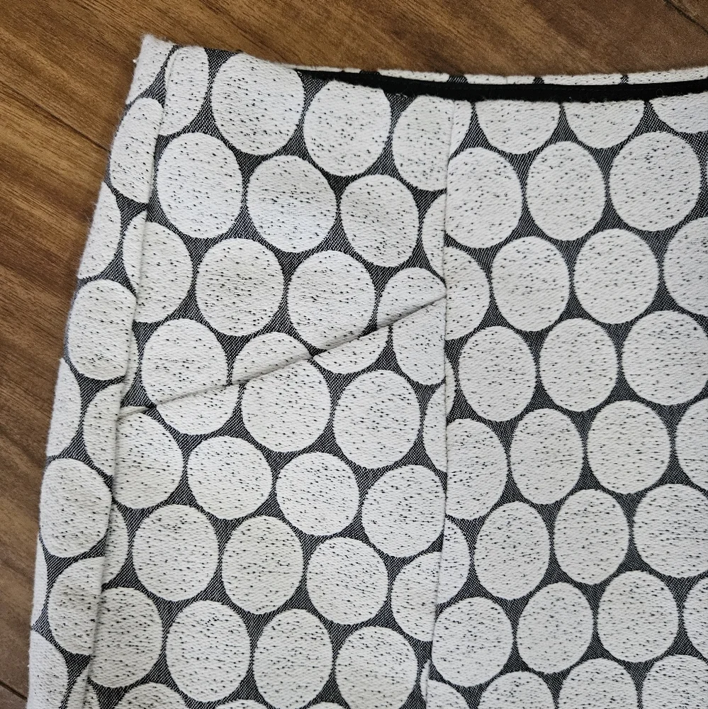 J.Crew Factory Circle Pattern Skirt Black Polka Dot Honeycomb Mini Skirt Size 0